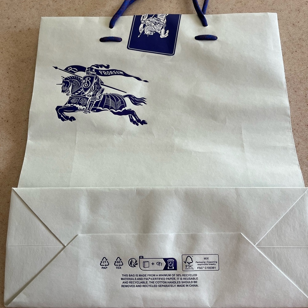 BURBERRY GIFT BAG Authentic